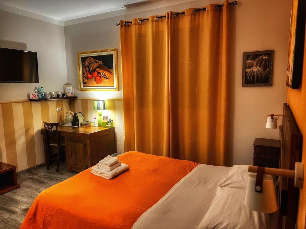 Alcivico3 Bed & Breakfast Чивитанова Марке Екстериор снимка