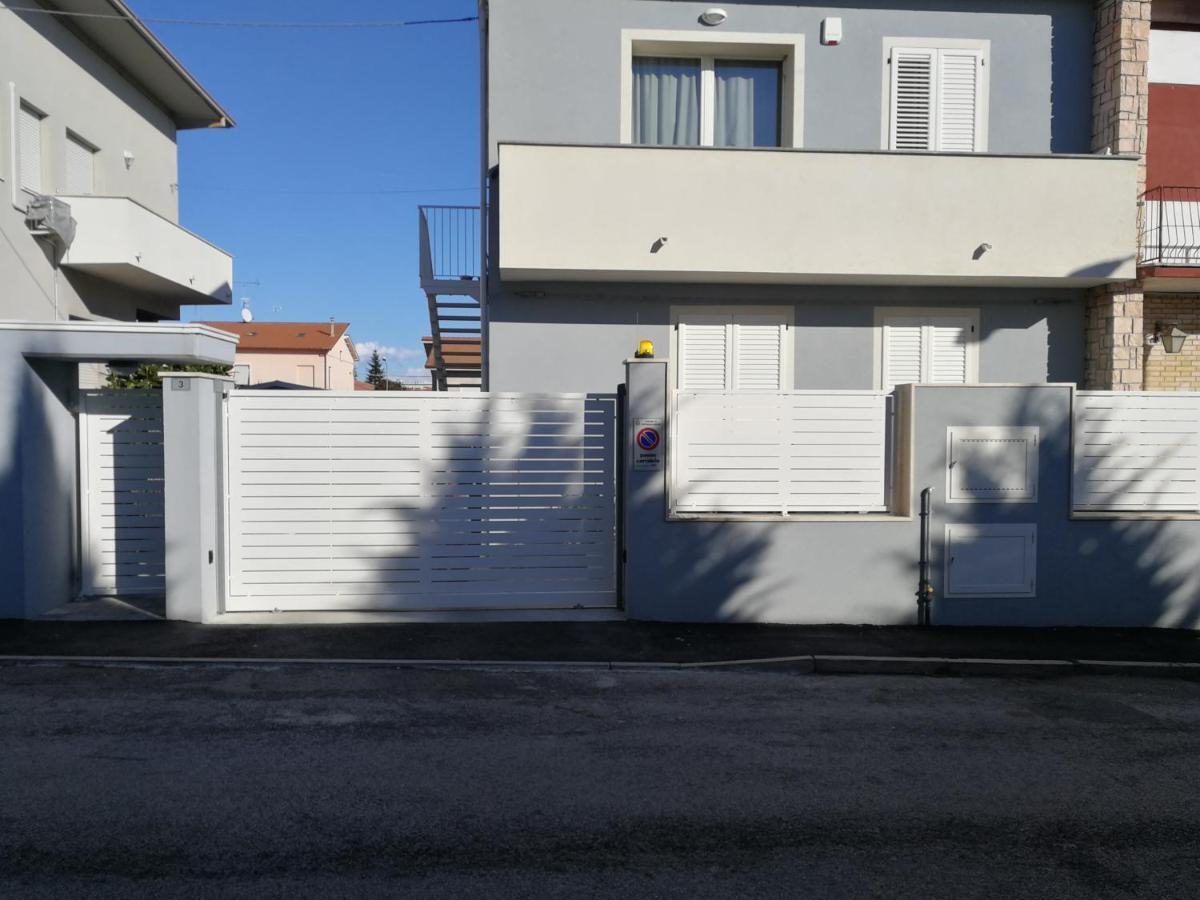 Alcivico3 Bed & Breakfast Чивитанова Марке Екстериор снимка